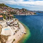 In Sibenik By Sandy Beaches Apartmán