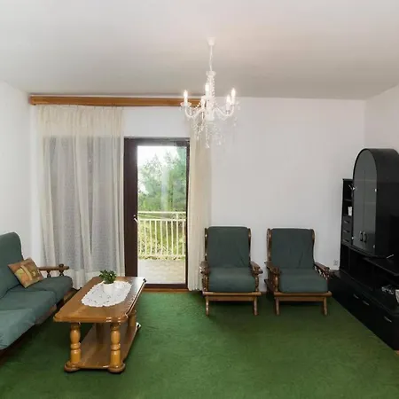 Well-appointed In Sibenik-brodarica
