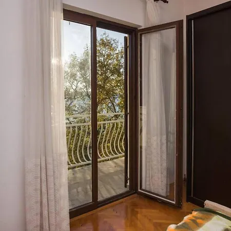 Apartman In Sibenik By Sandy Beaches *