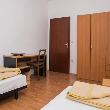 In Sibenik By Sandy Beaches Apartman Brodarica