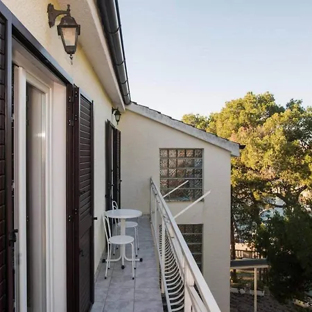 In Sibenik By Sandy Beaches Apartman