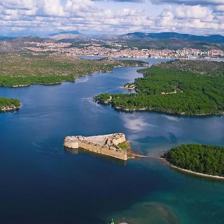 In Sibenik By Sandy Beaches Apartman *