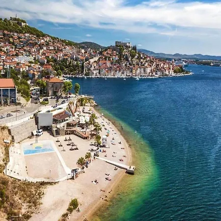 In Sibenik By Sandy Beaches Apartman