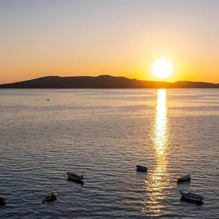 In Sibenik By Sandy Beaches Apartman