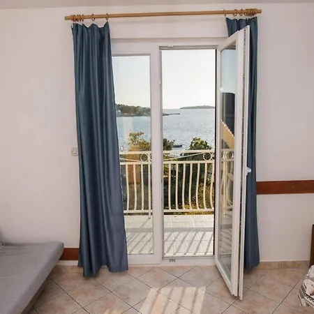 Apartman In Sibenik By Sandy Beaches *